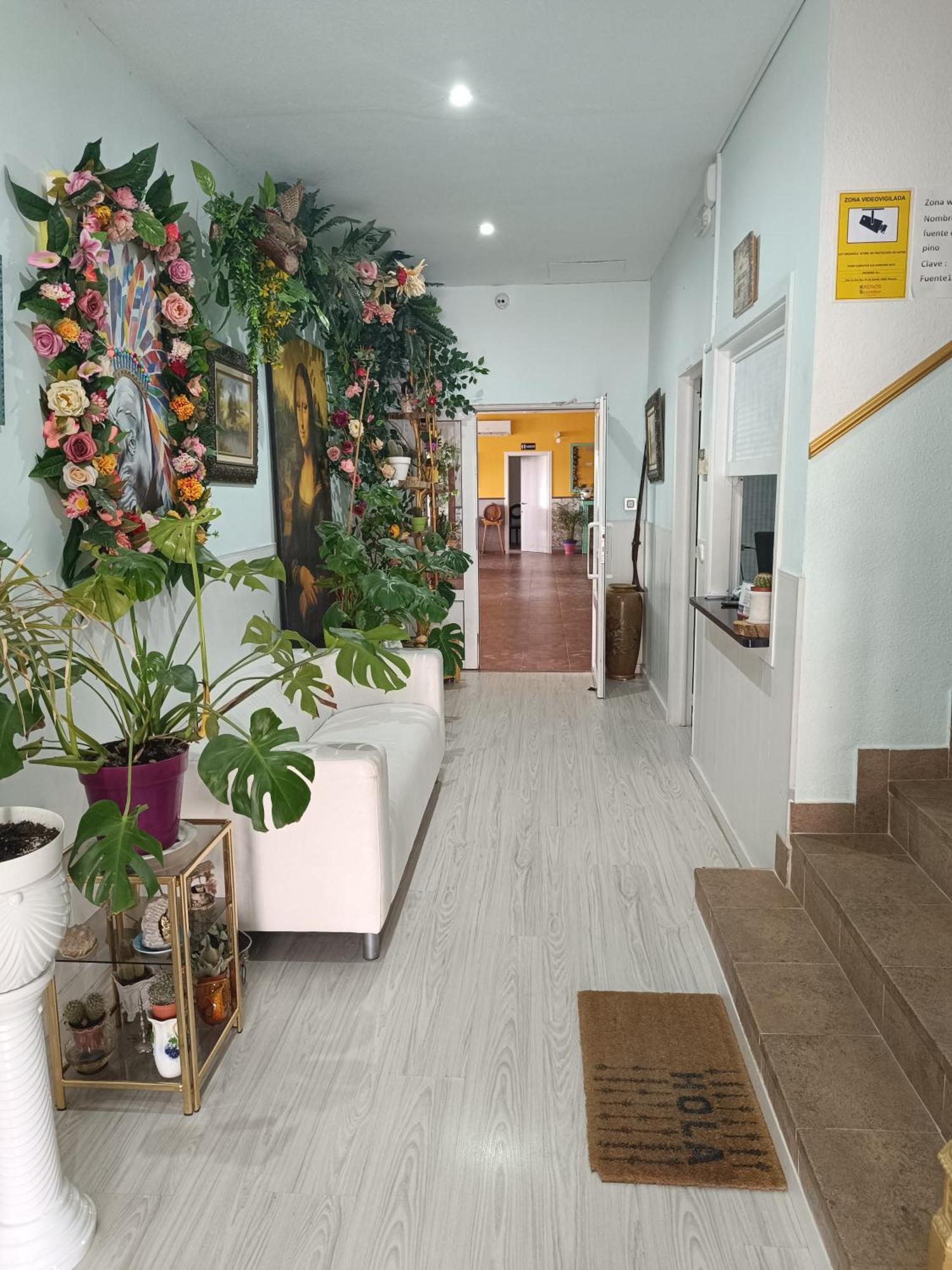 Hostal Fuente Del Pino フミーリャ エクステリア 写真