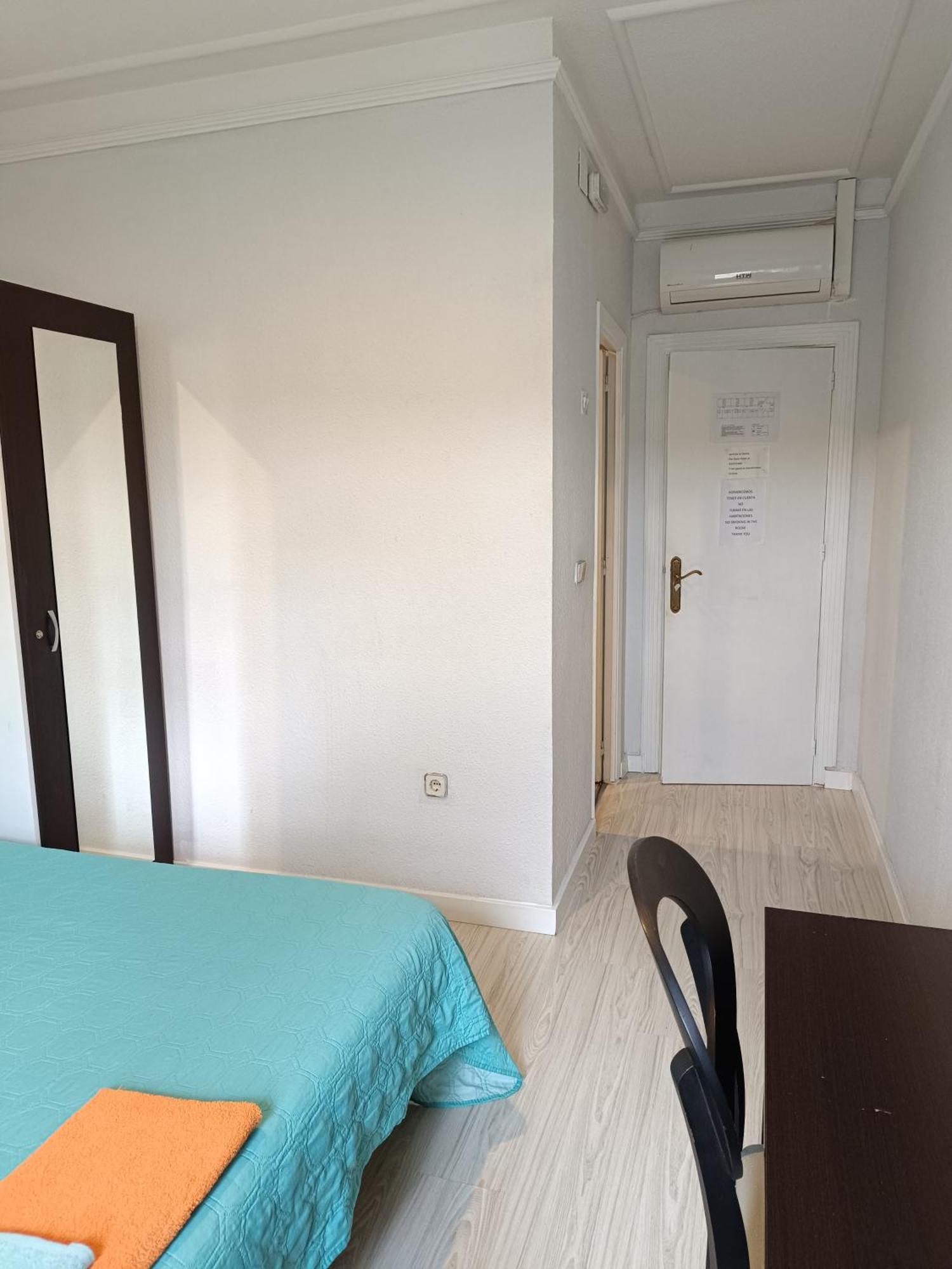 Hostal Fuente Del Pino フミーリャ エクステリア 写真